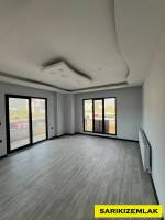 Edremit Kadıköy`de Geniş  2+1 Yola Yakın Sıfır Ayarında Satılık Daire